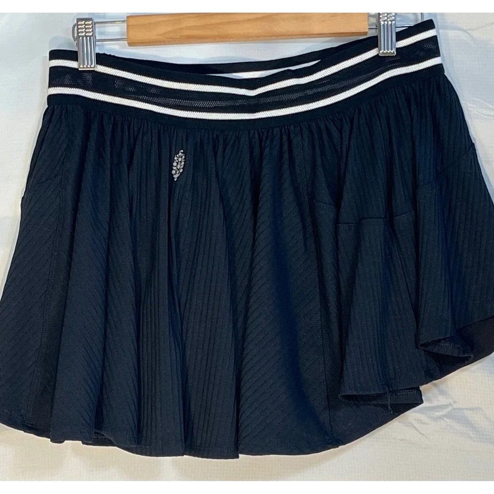 Free People FP Movement Give It A Whirl Skort Black Ribbed Athletic Mini Skirt L - Picture 2 of 7